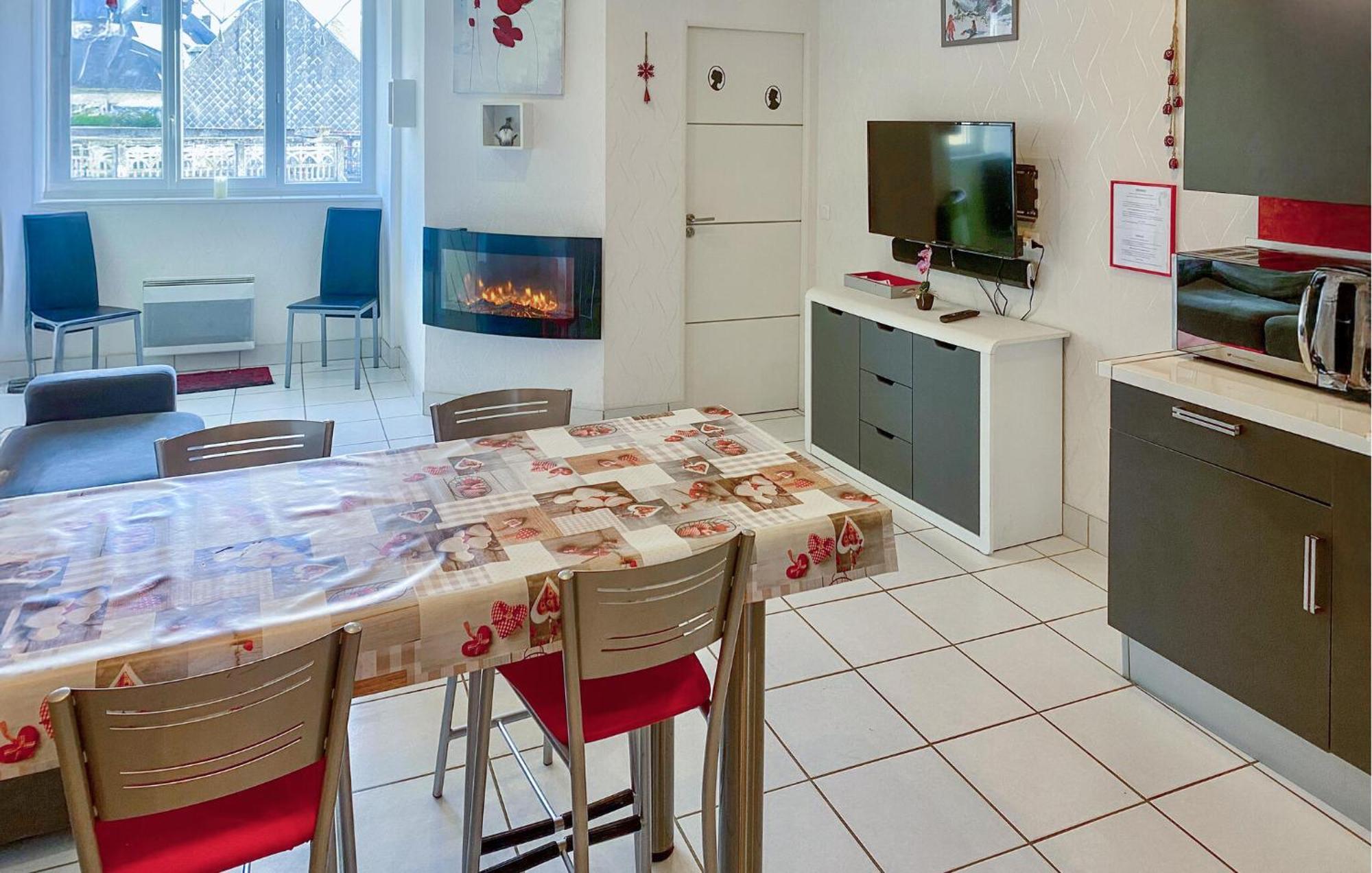 Beautiful Apartment In La Bourboule With Kitchen Le Mont-Dore Exterior foto